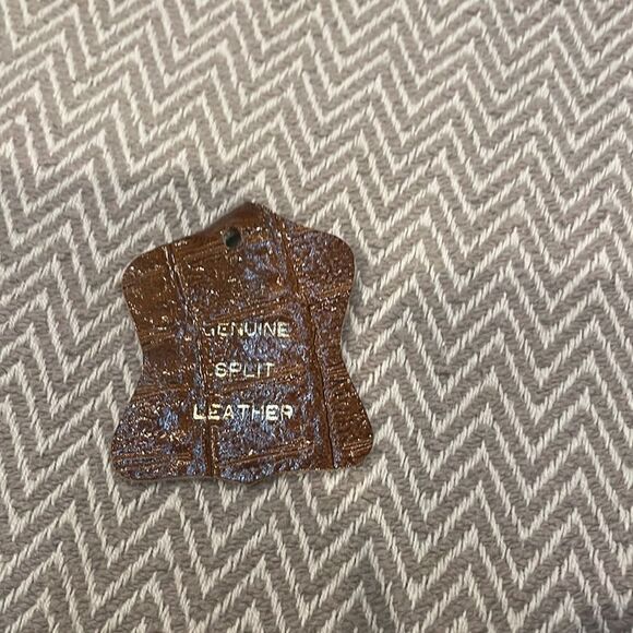 Elegant Brown Crocodile-Embossed Satchel - Picture 7 of 7